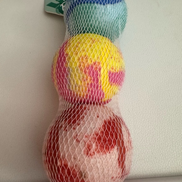 Bark squeaky clean “bath bombs” - Picture 2 of 6